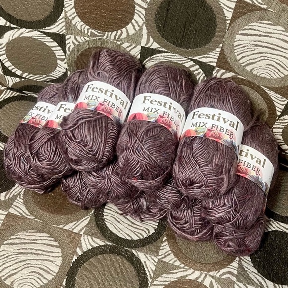 Festival Mix Fiber Yarn - Picture 2 of 4